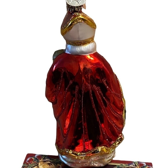 OLD WORLD CHRISTMAS CHRISTMAS TREE ORNAMENT PRIEST WITH BOX - Picture 2 of 10